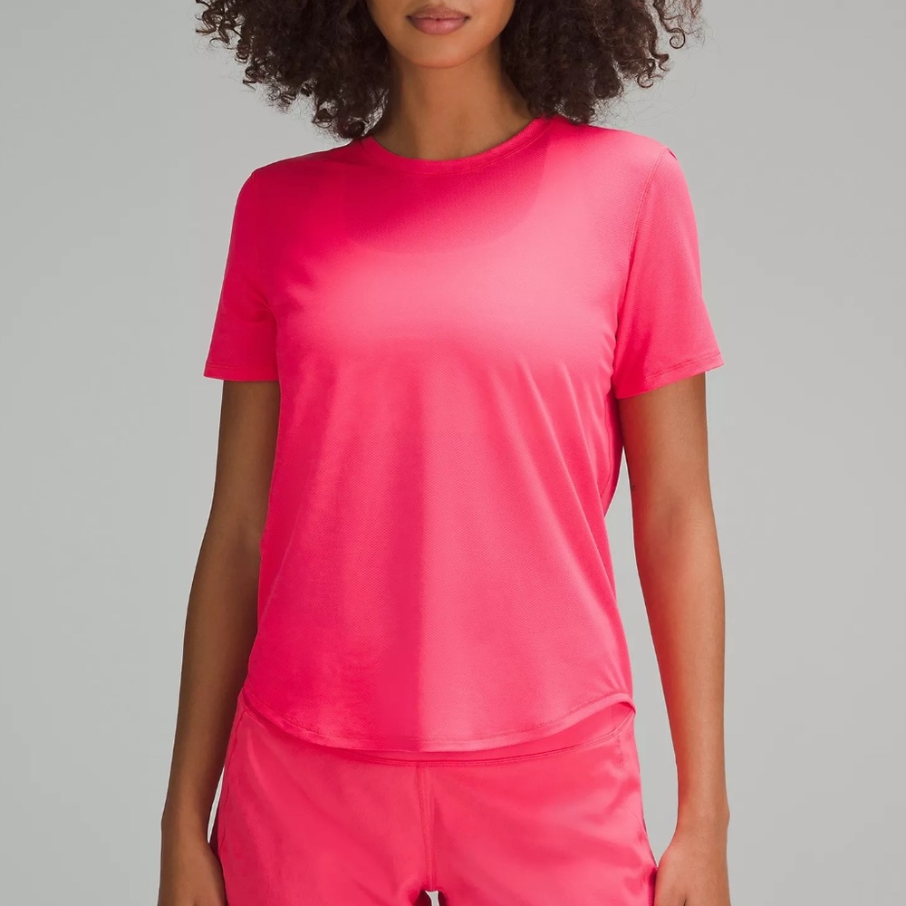Lululemon High-Neck Running and Training T-Shirt, size 6 in Lip Gloss pink